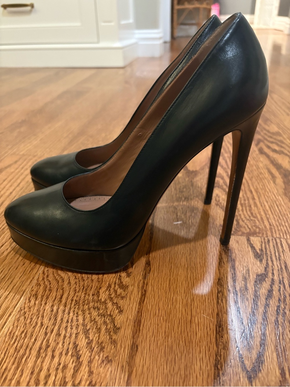 Alaia Pumps - Picture 4 of 6